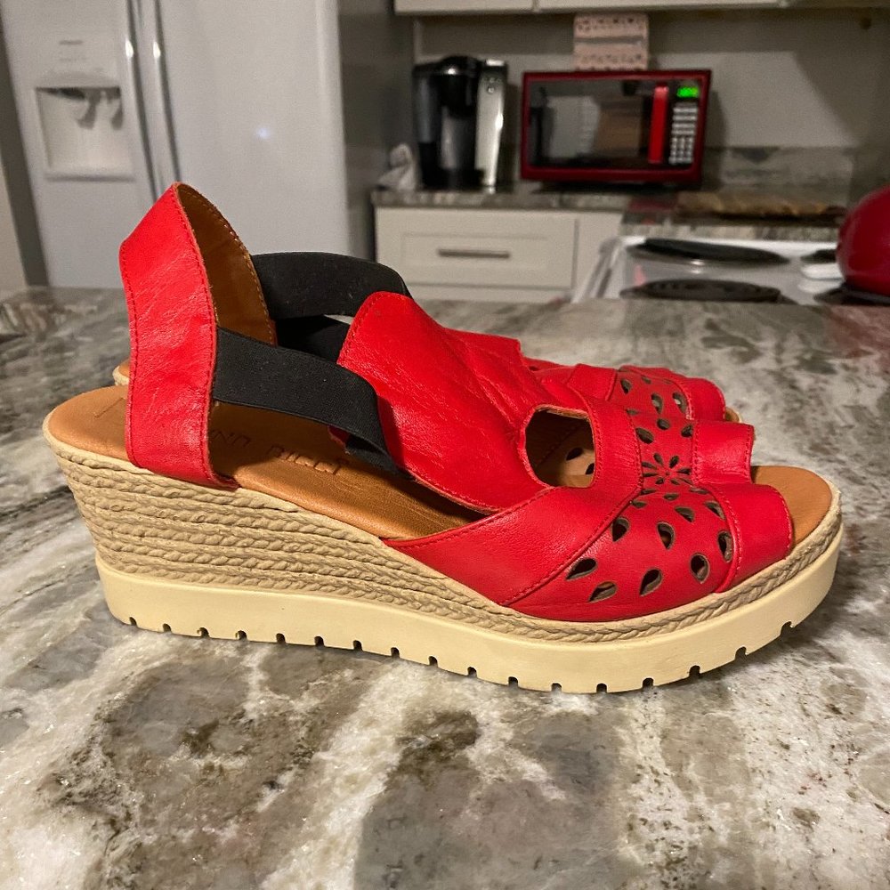 Duno Ricci Platform Sandals size 9